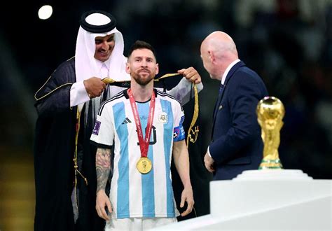 Coupe du monde Qatar 2022 : quelle est la signification de la tunique que portait Lionel Messi ...