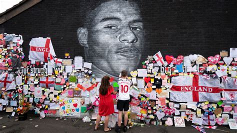 Marcus Rashford: Money raised to repair vandalised mural in Manchester ...