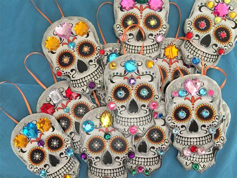 Paper Plate Sugar Skulls This year is the beginning of new traditions for our family! We are ...