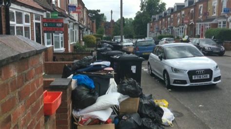 'Horrendous' rubbish left by students in Selly Oak, Birmingham - BBC News