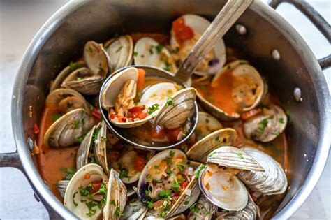 How to Buy, Store, and Cook Clams