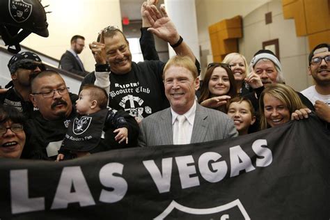 NFL owners approve Raiders’ move from Oakland to Las Vegas - The Globe ...