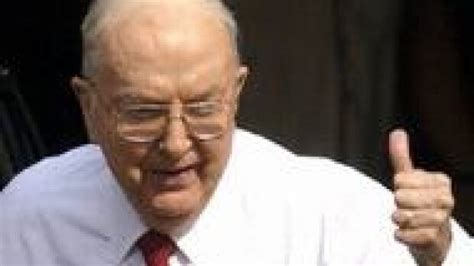 Former U.S. senator Jesse Helms dies | CBC News