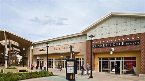 Chicago Premium Outlets | Shopping in Suburbs, Chicago