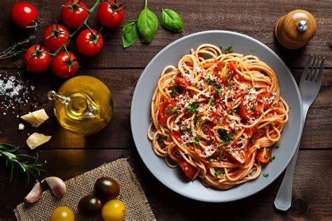 Italian Food Influencers: Celebrating The Love For Pasta – SocialStar