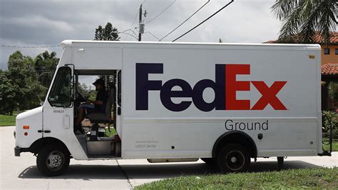 FedEx needs 1,600 more team members in Rialto as e-commerce packages continue to surge | KTLA