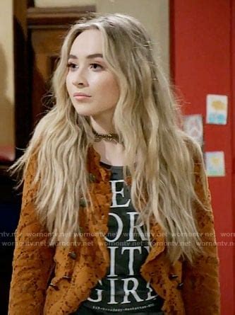 Maya Hart Outfits & Fashion on Girl Meets World | Sabrina Carpenter