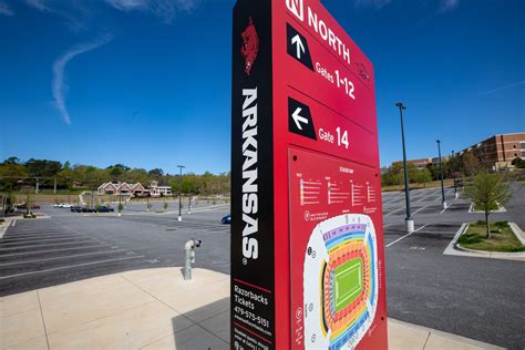 Graduate & International | Attending Your First Razorback Football Game