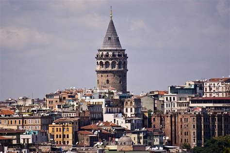 HIST 223 Medieval Europe: History Illuminated: Galata Tower and the Chain of the Golden Horn