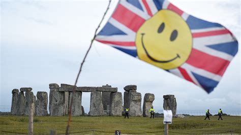 Researchers Uncover Answer to Key Stonehenge Origin Mystery | Complex