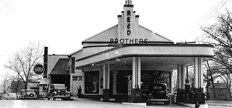 Gulf Gasoline Station | Reed Brothers Dodge History 1915 – 2012