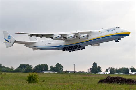 Antonov An-225 Mriya Landing Gear Retracted Aircraft Wallpaper 3906 - AERONEF.NET