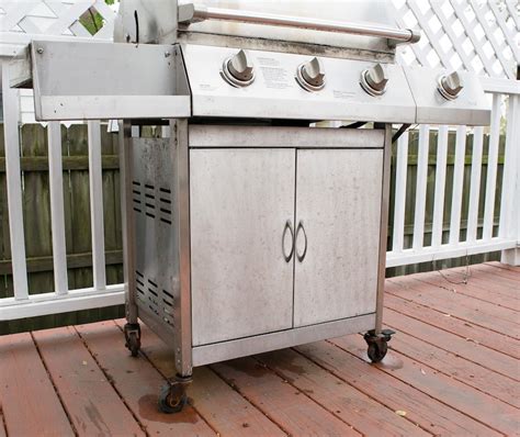 Charmglow Stainless Steel Gas Grill | EBTH