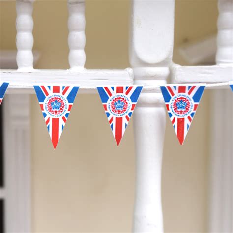 Coronation Triangle Bunting - Shepherd Miniatures