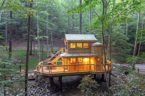 Hocking Hills Treehouse Cabins - Hocking Hills Cottages and Cabins