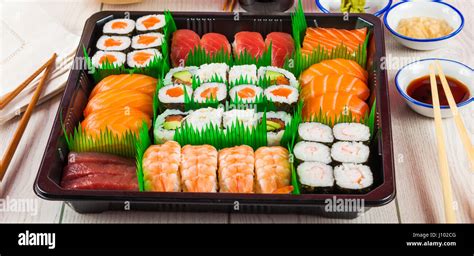 Sushi takeaway tray Stock Photo - Alamy