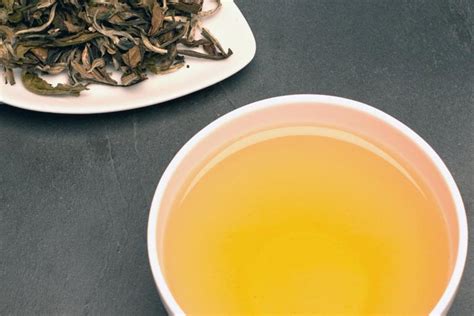 10 Homemade Recipes with White Tea Leaves That Can Help You De-Stress | Doctor ASKY