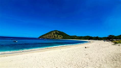 Beaches in Kuta Lombok - A Walk in the World - Mawun, Tanjung Aan