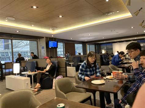 Review: Sky Hub Lounge East, ICN International Airport (Seoul, South ...