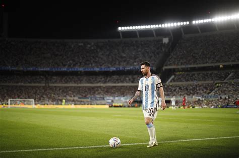 Messi to lead Argentina in opening World Cup qualifiers | Reuters