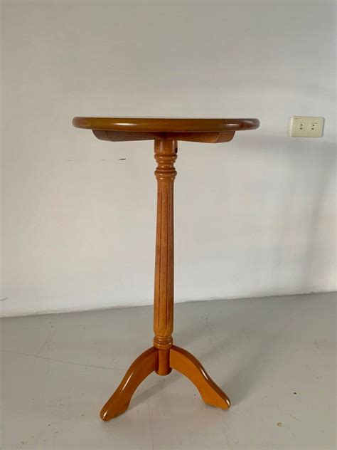 Pedestal Table on Carousell