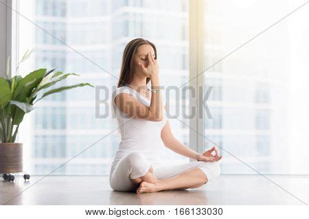 Young Woman Practicing Image & Photo (Free Trial) | Bigstock