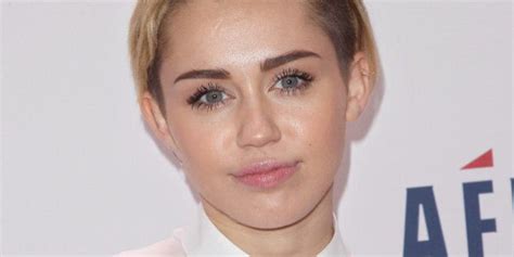 Miley Cyrus Wears No Makeup In Cute Instagram Photo | HuffPost Canada Style