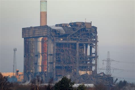 Didcot Power Station shows no signs of life after explosion in Oxfordshire | Metro News