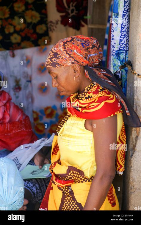 Madagascar, Northern Madagascar, Antsiranana Women in traditional Stock Photo: 32298261 - Alamy