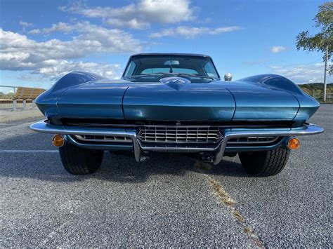 1967 Chevrolet C2 Corvette Coupe - The Big Picture