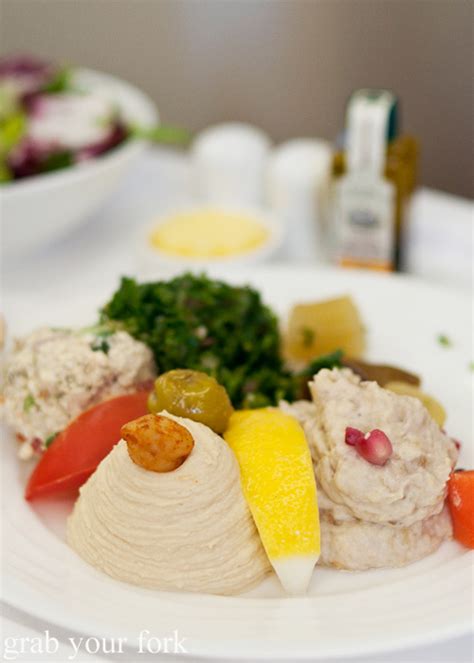 How Do They Make Airplane Food? Emirates Flight Catering and Emirates ...