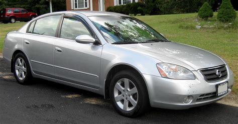 File:02-04 Nissan Altima 2.5S.jpg - Wikimedia Commons