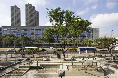 Amenidades Urbanas Setor Esportivo / Ricardo Sanz Sosa & Rodrigo Marín Briceño | ArchDaily Brasil