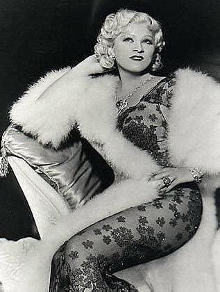 Mae West biography, birth date, birth place and pictures