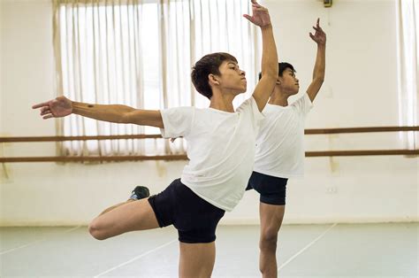 The inspiring story of 2 street kids who became amazing ballet dancers