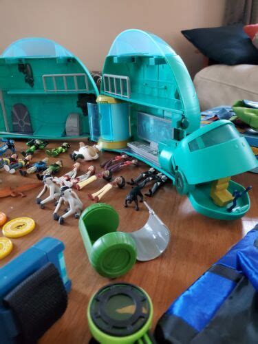 Wild Kratts Tortuga Playset, costume, games, figures and discs ...