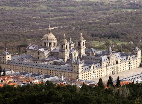 Tori Overseas: Valley of the Fallen and El Escorial