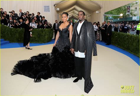 Cassie Takes the Spotlight While Diddy Lounges on the Met Gala Steps: Photo 3892924 | Cassie ...