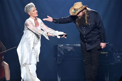 Pink, Chris Stapleton Perform 'Love Me Anyway' Live Onstage: Watch