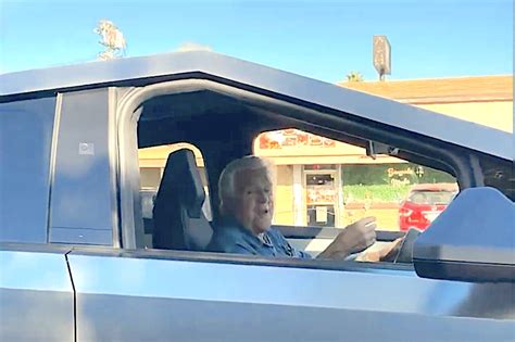 Jay Leno spotted driving the Cybertruck: "It's incredible" | Not the Bee