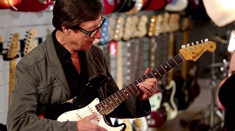 Hank Marvin - biography, videos on Veojam