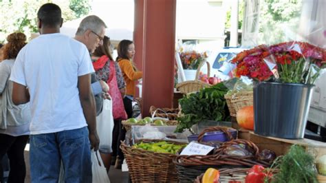 Downtown Phoenix Farmers Market / Community Food Connections | Edible Phoenix