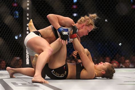 12 breathtaking photos from Holly Holm’s dominant victory over Ronda ...