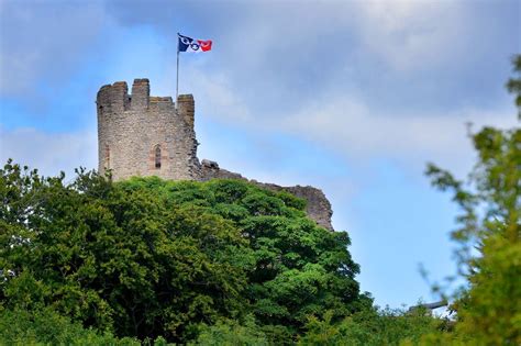 Dudley Castle placed on Heritage England's risk register | Express & Star