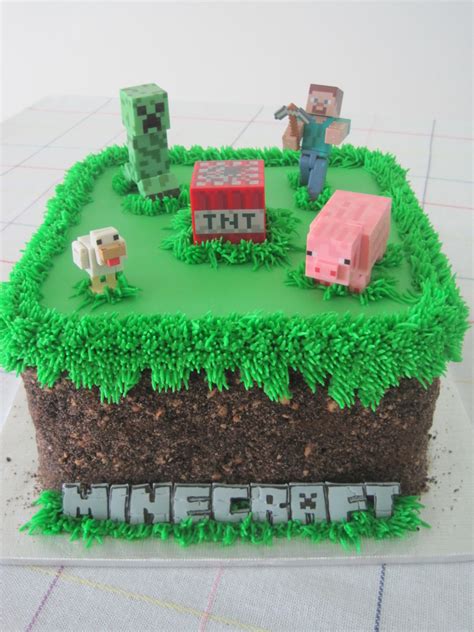 Minecraft Grass Block Birthday Cake For My Nephew Oreo And Teddy Graham ...