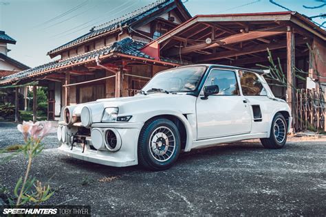 How Cool Is This R5 Turbo Resto Project? - Speedhunters