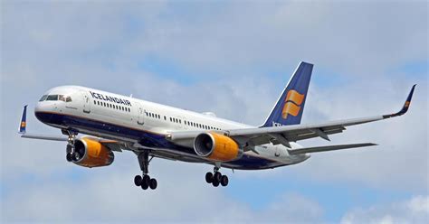 Icelandair sells three 757-200s for freighter conversion | News | Flight Global