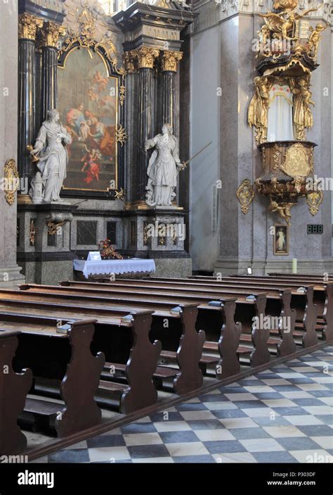 St john the baptist church interior hi-res stock photography and images ...