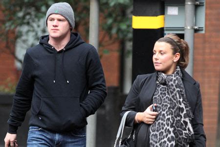 ALL FOOTBALL STARS: Wayne Rooney With Wife