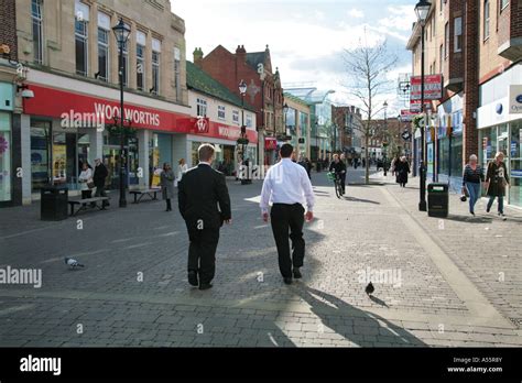 Staines shopping centre Stock Photo - Alamy